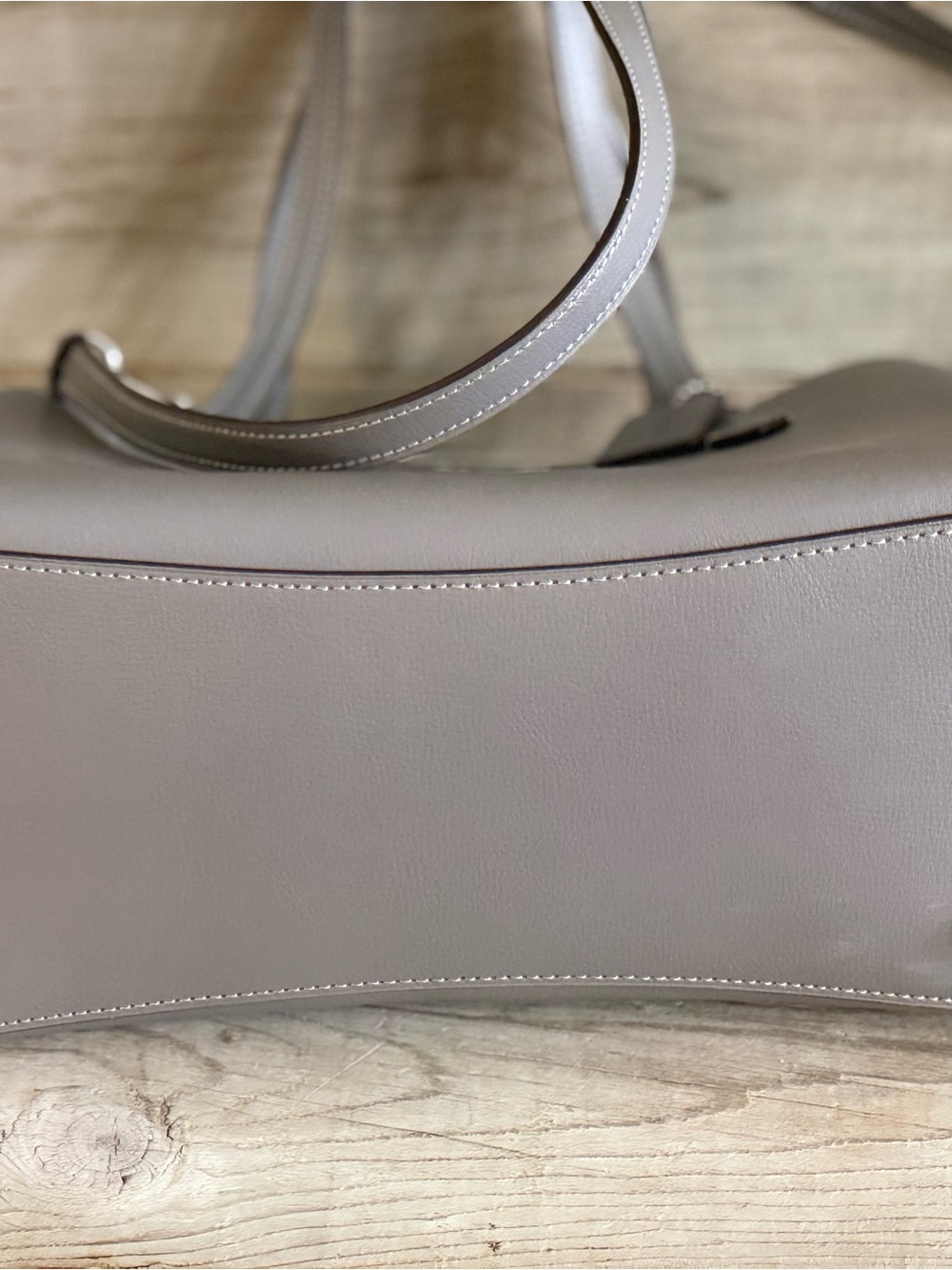 Coach Avenue Women's Gray Leather Tote with Adjustable Strap - Picture 7 of 12